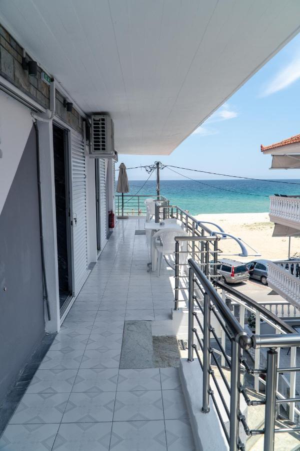 Cocoon Hotel-Beach Bar サルティ エクステリア 写真