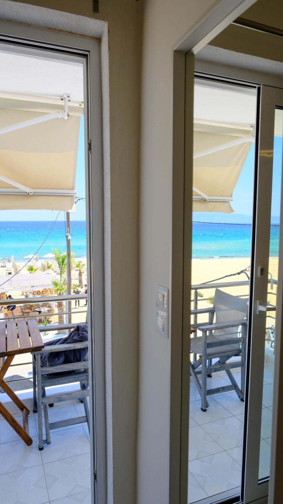 Cocoon Hotel-Beach Bar サルティ エクステリア 写真